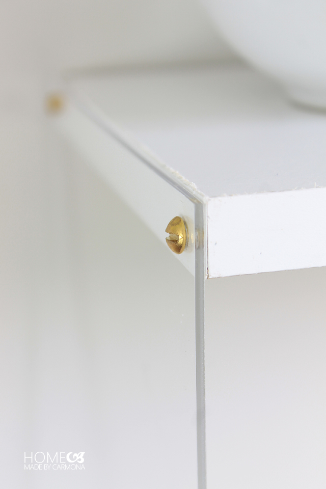 How to Construct DIY Acrylic Shelving