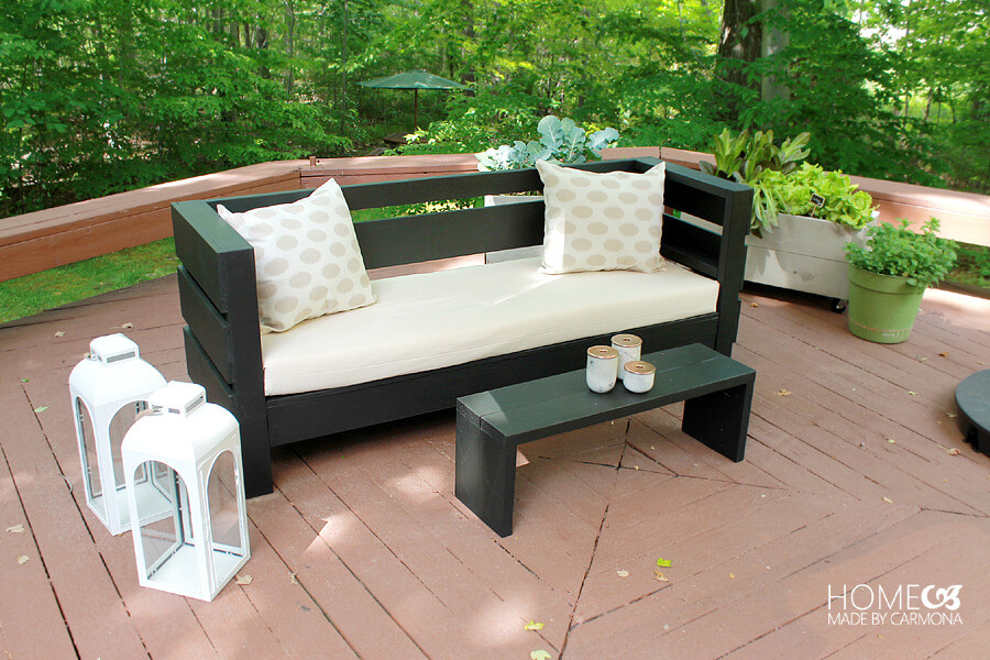 Modern Outdoor DIY Sofa - free build plans