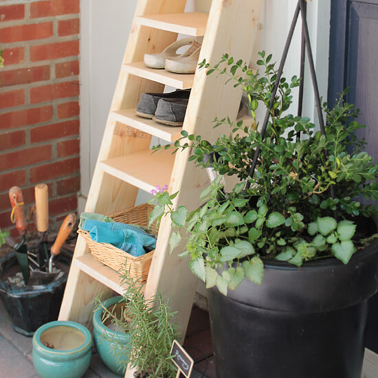 DIY Ladder Shelf - 550