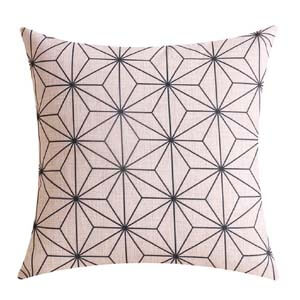 Geometric throw pillow - 02