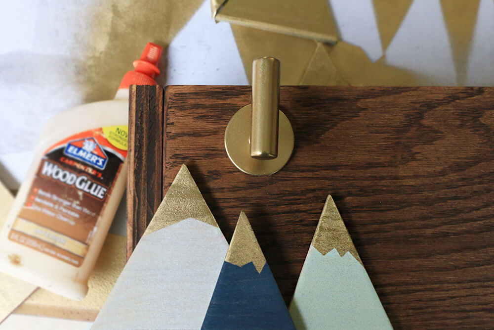 Glue-mountains-onto-box